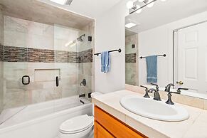 Aspen West End  - Quiet Neighborhood 3 Bedroom Home by RedAwning