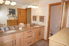 Exclusive And Private Roaring Fork Riverfront Town  - Walk To Restaura