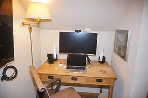 Exclusive And Private Roaring Fork Riverfront Town  - Walk To Restaura