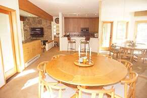 Exclusive And Private Roaring Fork Riverfront Town  - Walk To Restaura