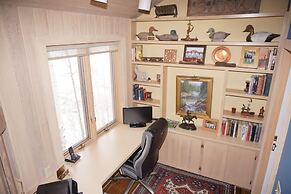 Walk 1 block to ski access - 6th bedroom mother-in-law unit optional H