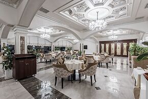 The Royal Mezbon Hotel & SPA