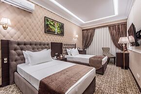 The Royal Mezbon Hotel & SPA