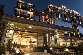 The Royal Mezbon Hotel & SPA