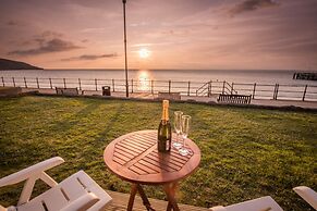 Pier View Apartment at Beach House