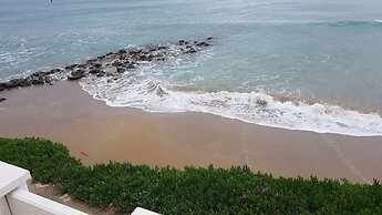 Pebble Luxury Suite by the Sea