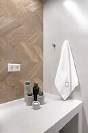 Pebble Luxury Suite by the Sea