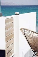 Pebble Luxury Suite by the Sea