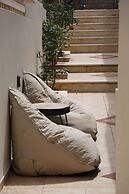 Pebble Luxury Suite by the Sea