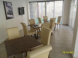 Safir Apartments