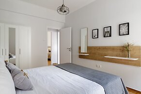 UPSTREET Urban 2BD Apartment in Koukaki