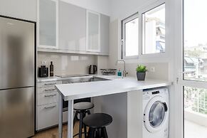 UPSTREET Urban 2BD Apartment in Koukaki