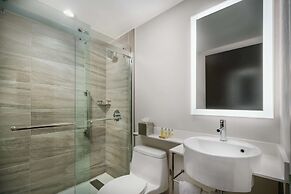 Doubletree by Hilton New York Times Square South