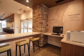 Fairfield Inn & Suites by Marriott Milwaukee North