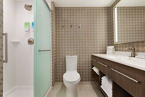 Home2 Suites by Hilton Portland Airport OR