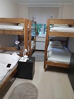 MAK mini hotel - Hostel