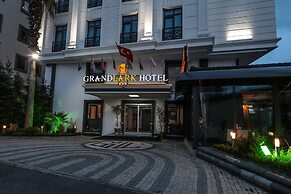 Grand Lark Otel