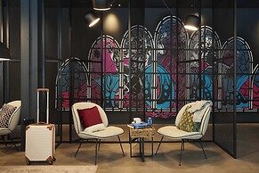Moxy York