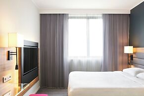 Moxy York
