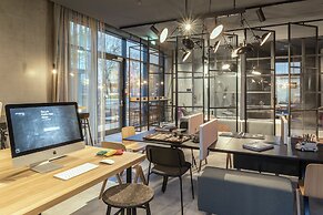 Moxy York