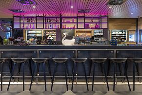 Moxy York