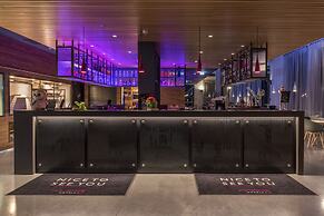 Moxy York