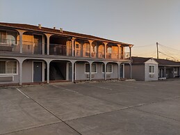 Deluxe Inn