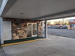 Deluxe Inn
