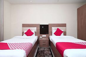 OYO 4477 City Square Hotel