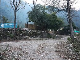 OYO 29047 Yoyo Moonlight