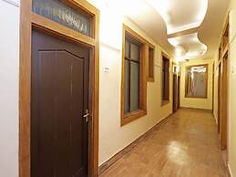 OYO 29345 Hotel Samrat