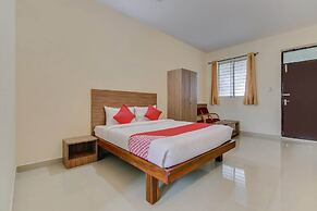 OYO Flagship 29620 New Champion Residency