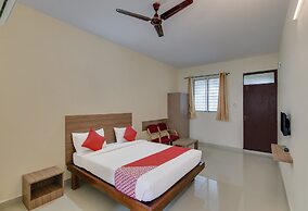 OYO Flagship 29620 New Champion Residency
