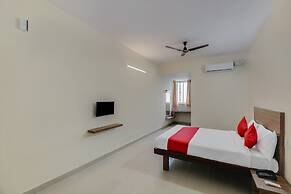 OYO Flagship 29620 New Champion Residency