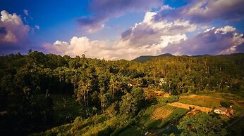 Ëlla Breeze Homestay