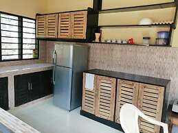 Diani Travelers Guest House