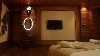 Sandyy Wavess Beach Resort