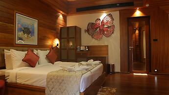 Sandyy Wavess Beach Resort