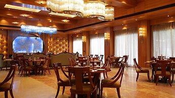 Sandyy Wavess Beach Resort