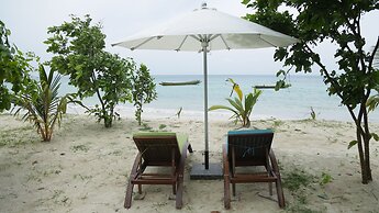 Sandyy Wavess Beach Resort