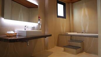 Sandyy Wavess Beach Resort