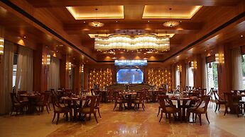 Sandyy Wavess Beach Resort