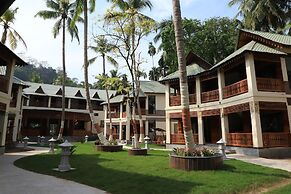 Sandyy Wavess Beach Resort