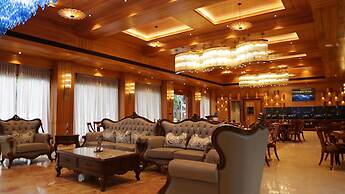 Sandyy Wavess Beach Resort