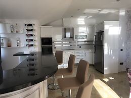 Luxury Penthouse Kestel