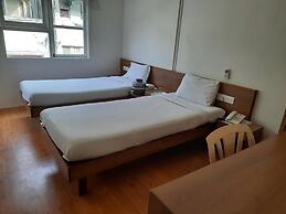 Hotel Bhooshan Sivajinagar