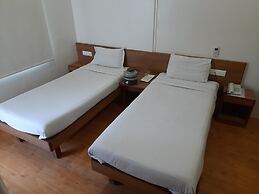 Hotel Bhooshan Sivajinagar