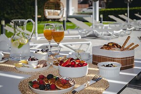 White Canvas Boutique Studios