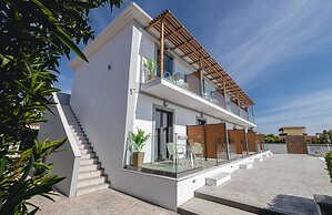 White Canvas Boutique Studios