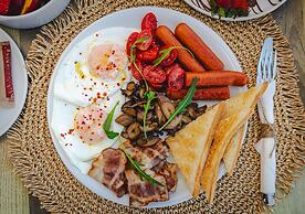 White Canvas Boutique Studios